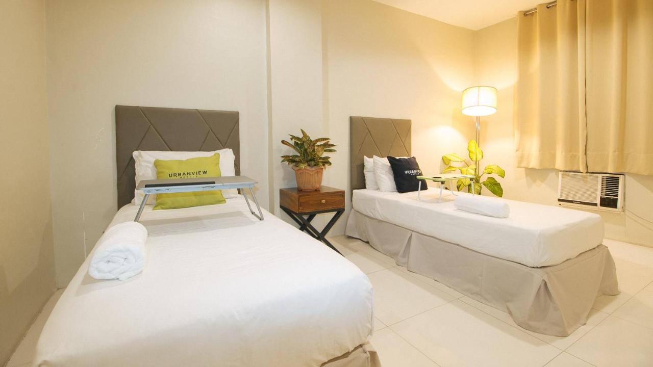 Urbanview At Lacson Street Bacolod City By Reddoorz Bagian luar foto