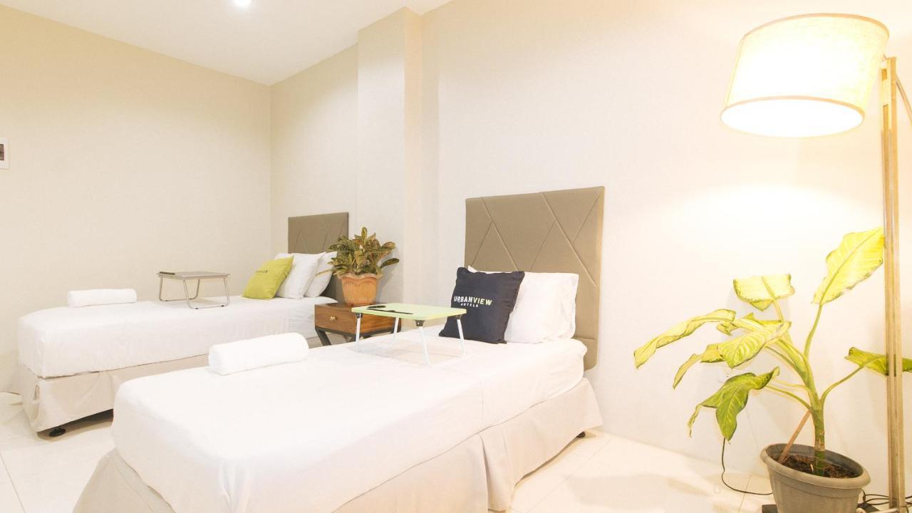 Urbanview At Lacson Street Bacolod City By Reddoorz Bagian luar foto
