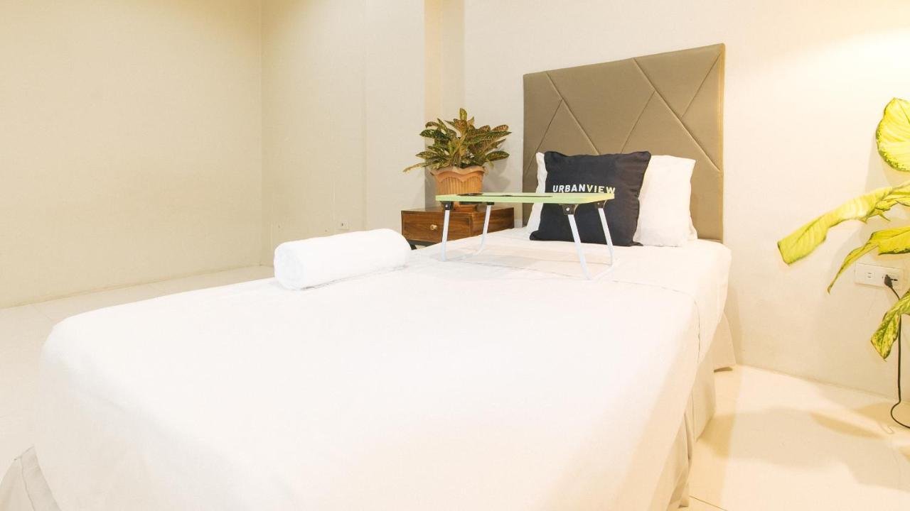 Urbanview At Lacson Street Bacolod City By Reddoorz Bagian luar foto