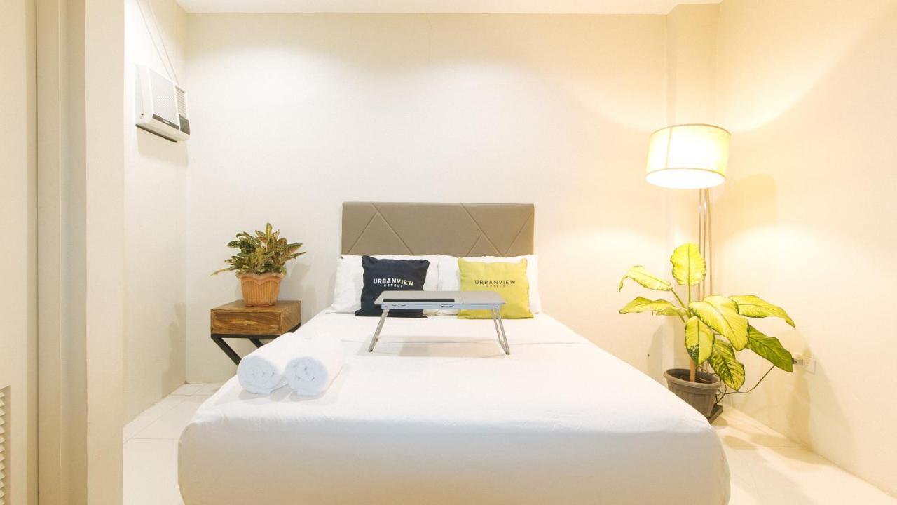 Urbanview At Lacson Street Bacolod City By Reddoorz Bagian luar foto