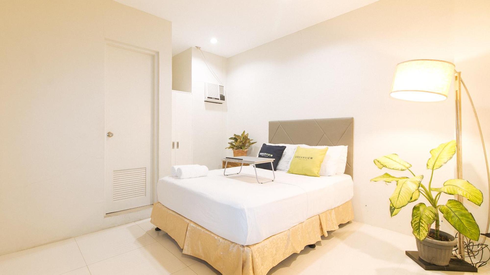 Urbanview At Lacson Street Bacolod City By Reddoorz Bagian luar foto